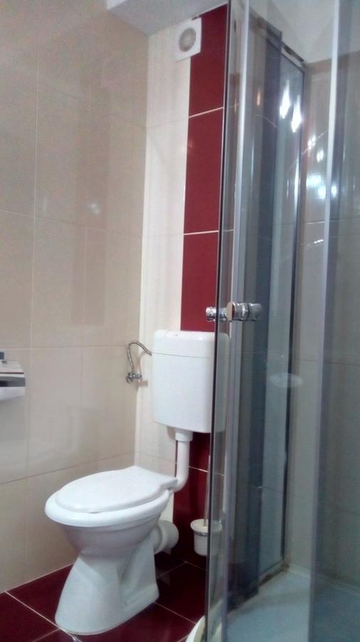 Hostel Cppi Vest Buşteni Εξωτερικό φωτογραφία